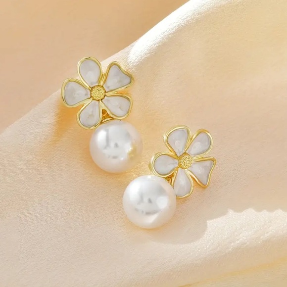NWOT - Gold and White Floral Pearl Drop Earrings - Picture 5 of 7